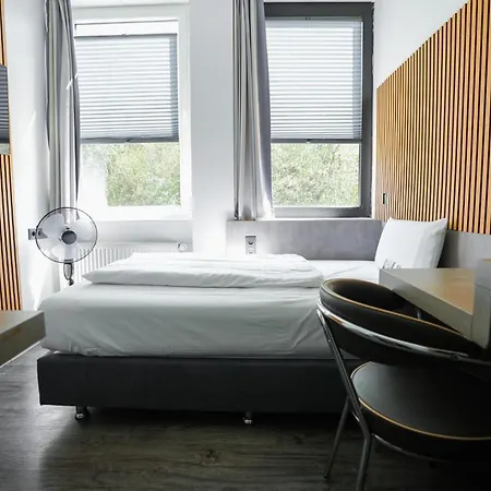 Road House Otel 3*