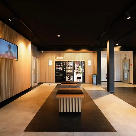 Otel Road House Paderborn