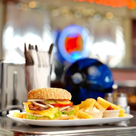 Road House Отель