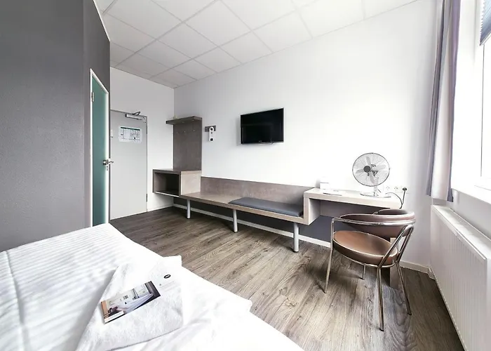 罗德豪斯酒店 3*