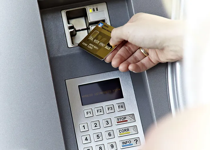 罗德豪斯酒店 3*