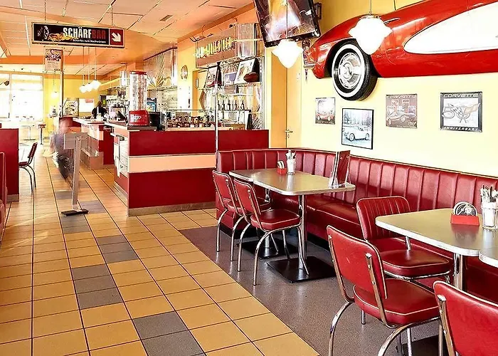 Ξενοδοχείο Road House 3*