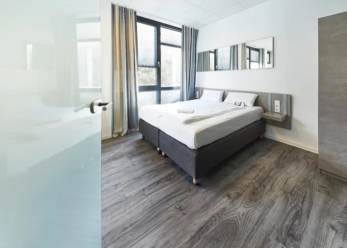 Ξενοδοχείο Road House 3*