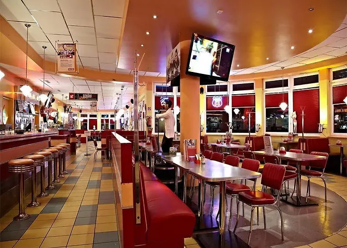 Ξενοδοχείο Road House 3*