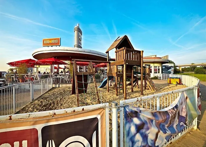 Road House Ξενοδοχείο 3*